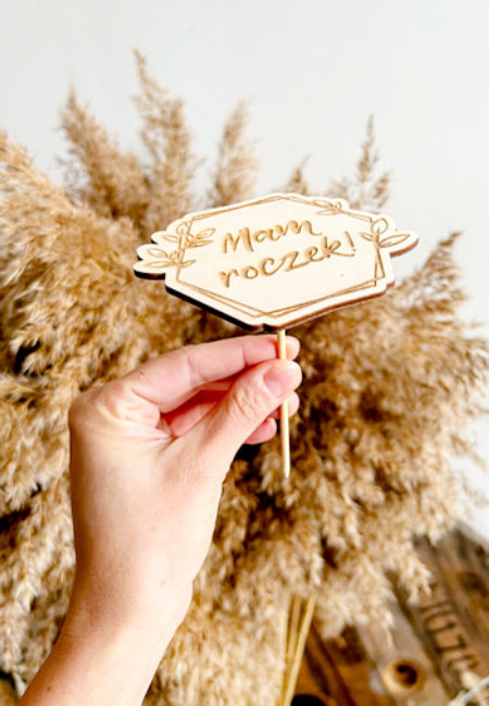 Dekor drewniany heksagon - Mam roczek w roślinnej ramce